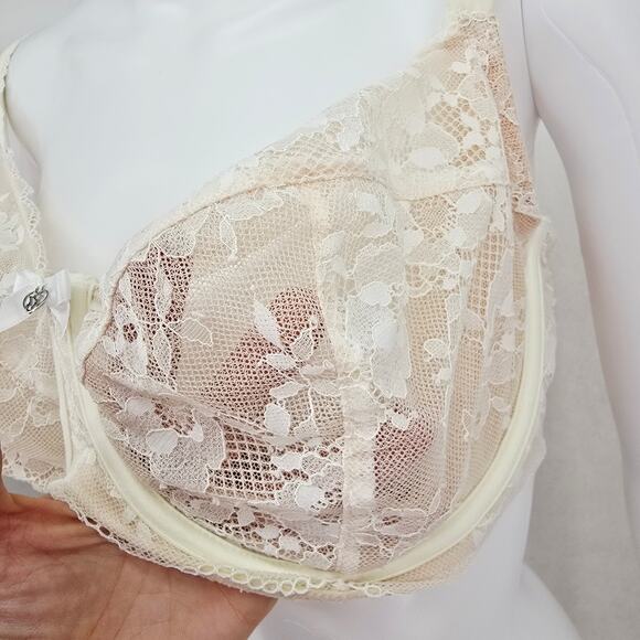 Victoria's Secret Unlined Demi Lace Bra Cream 38DDD - Picture 3 of 7